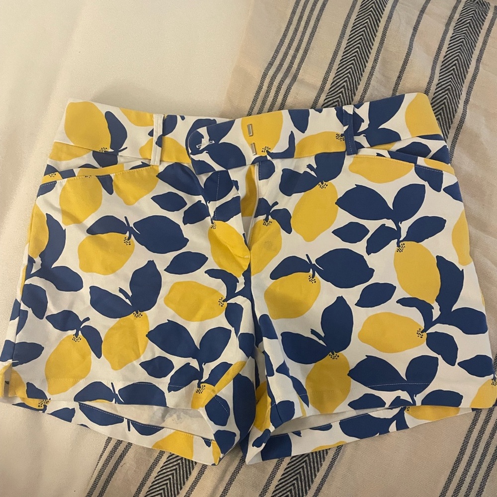 Ann Taylor LOFT Lemonade Riviera Shorts with 4 Inch Inseam size 6 🍋
